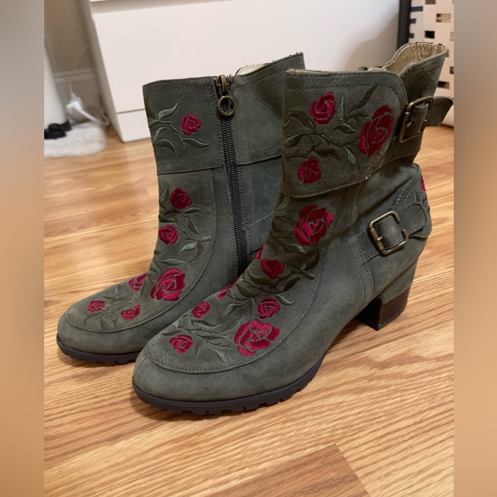 Green Suede Heeled Boots with Red Roses- Lulu’s